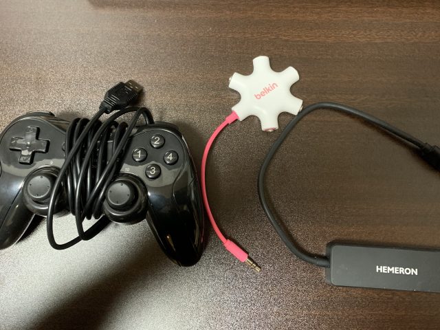 新・クイズシステム「hayaoshi」開発者・鶴崎修功さん（1）「PC に繋げられたゲームパッドを早押し器として利用し、事前に録音された問読み音声で早押しします。」